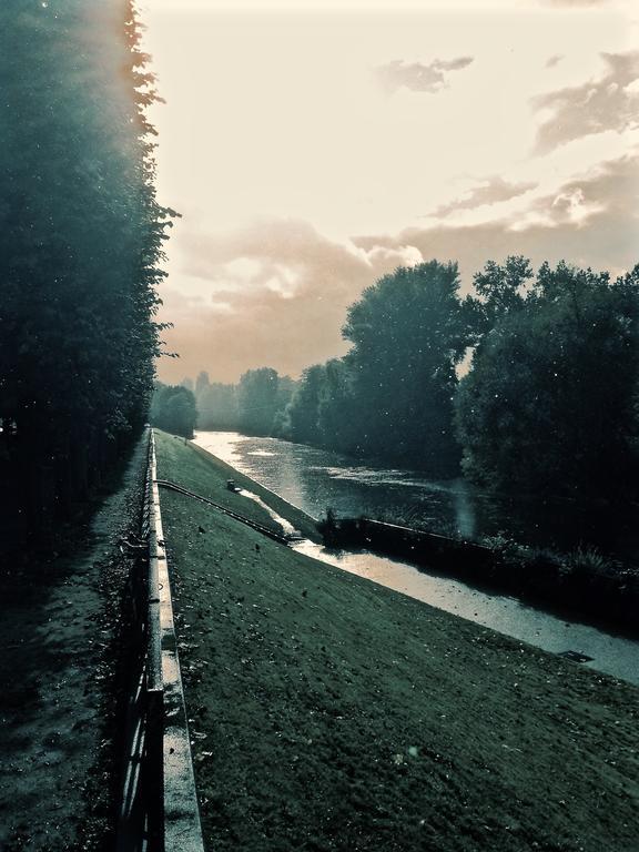 Hotel L'Esturgeon Poissy Zewnętrze zdjęcie
