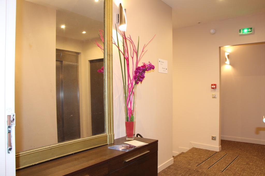 Hotel L'Esturgeon Poissy Zewnętrze zdjęcie