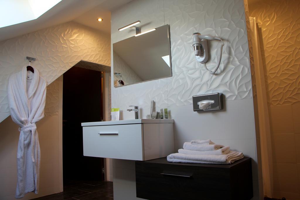 Hotel L'Esturgeon Poissy Zewnętrze zdjęcie