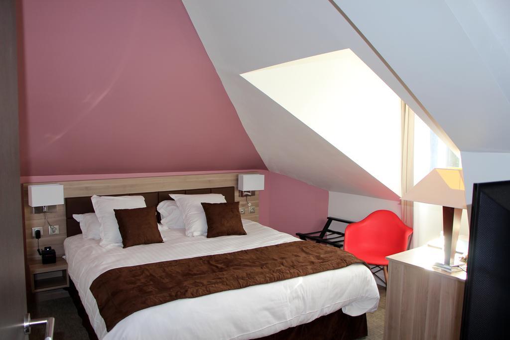 Hotel L'Esturgeon Poissy Zewnętrze zdjęcie