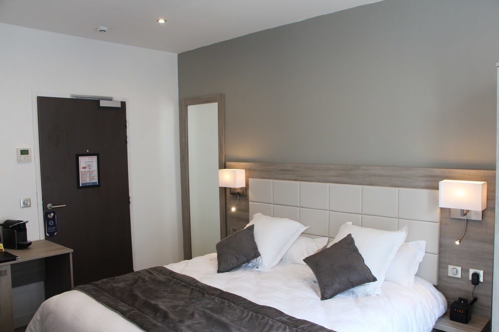 Hotel L'Esturgeon Poissy Zewnętrze zdjęcie