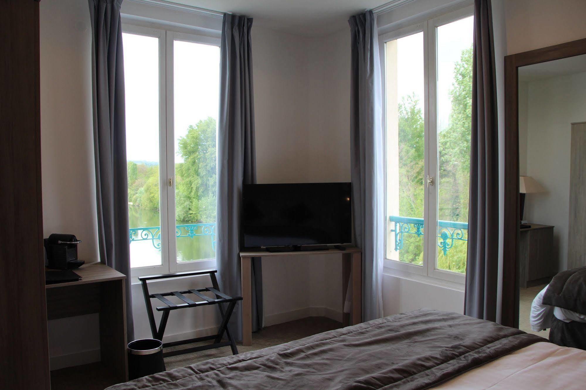 Hotel L'Esturgeon Poissy Zewnętrze zdjęcie