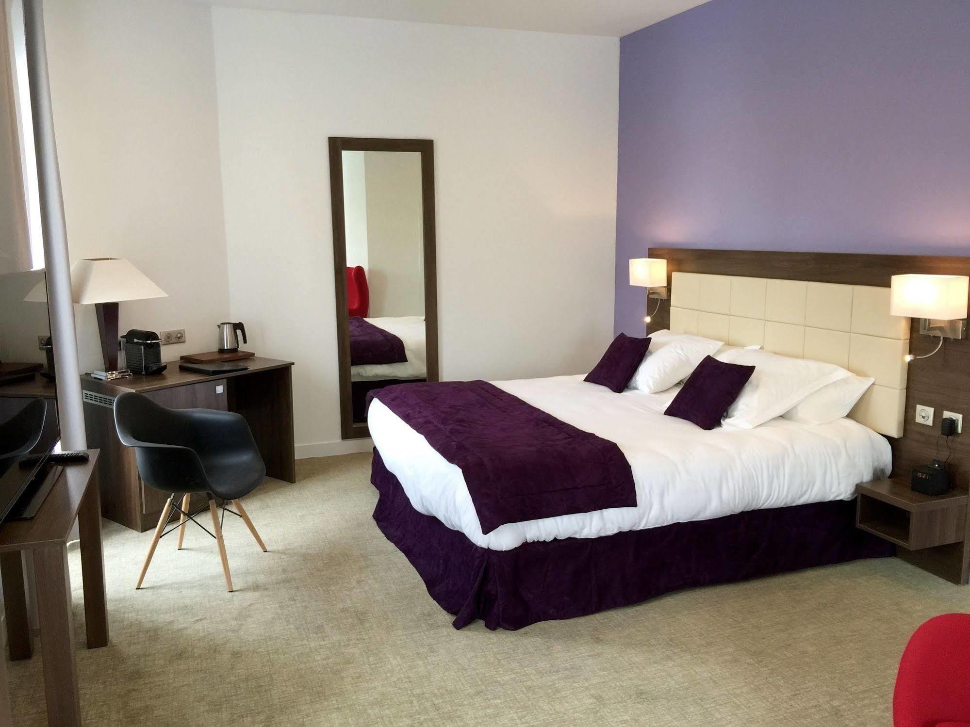 Hotel L'Esturgeon Poissy Zewnętrze zdjęcie