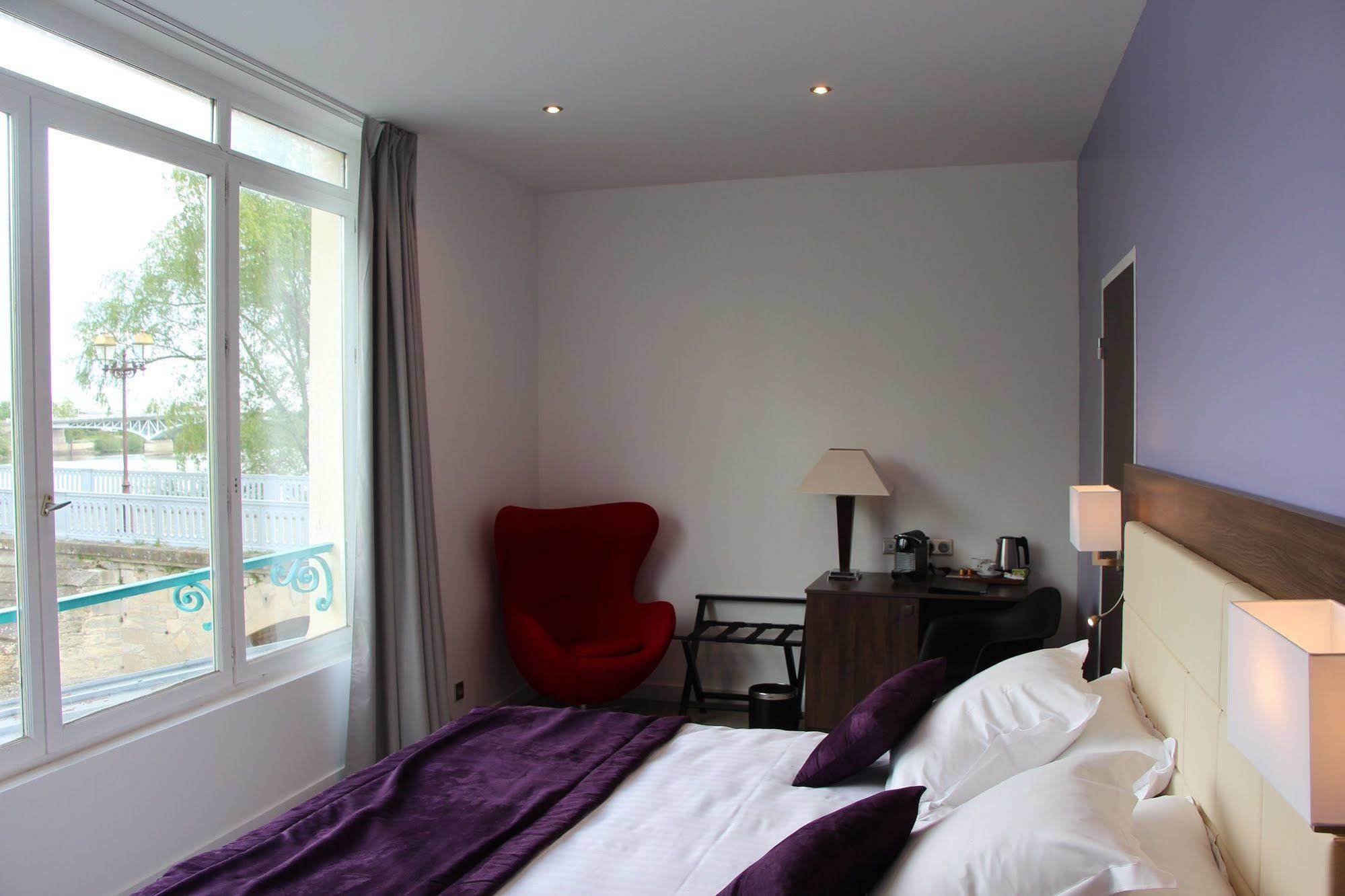Hotel L'Esturgeon Poissy Zewnętrze zdjęcie