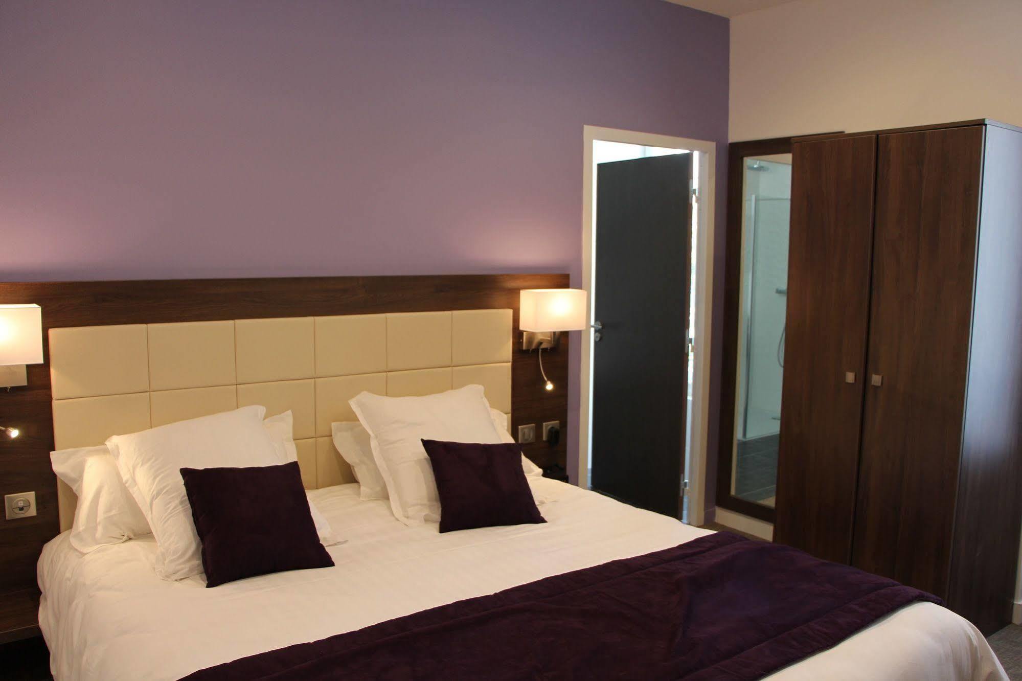 Hotel L'Esturgeon Poissy Zewnętrze zdjęcie